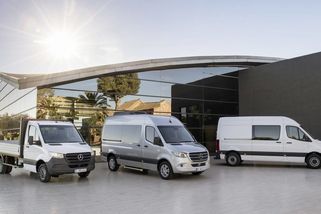 Výrobce tanků má zájem o továrny Mercedesu a Volkswagenu